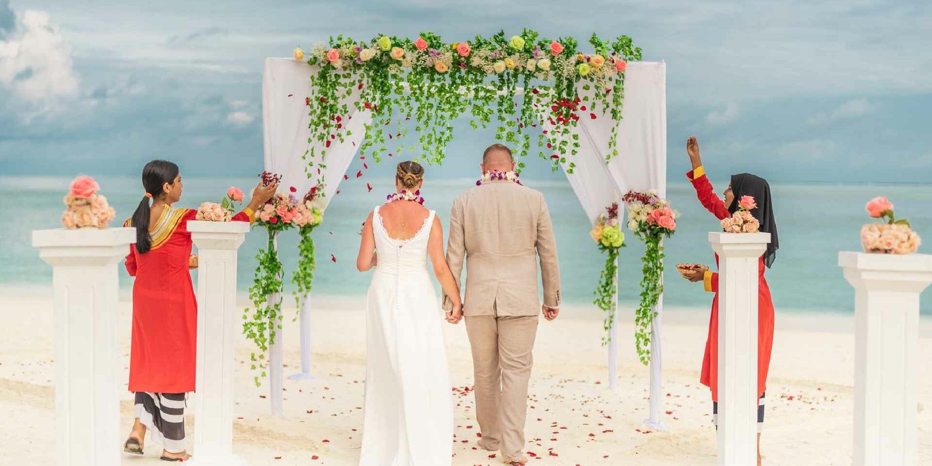 im-blog-how-to-plan-the-perfect-maldives-wedding-05 Beach Wedding at Cocoon Maldives